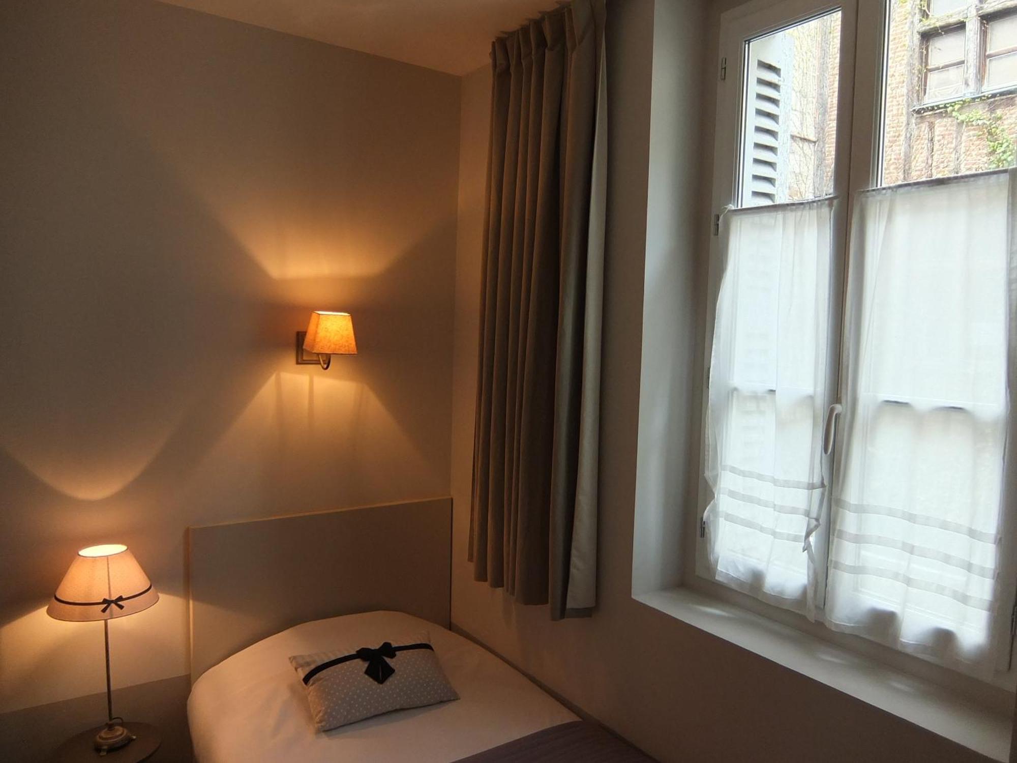 Hotel L'Adresse Tours Room photo
